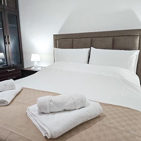 Lake Park 2Br Apartment Tiranë Ngoại thất bức ảnh