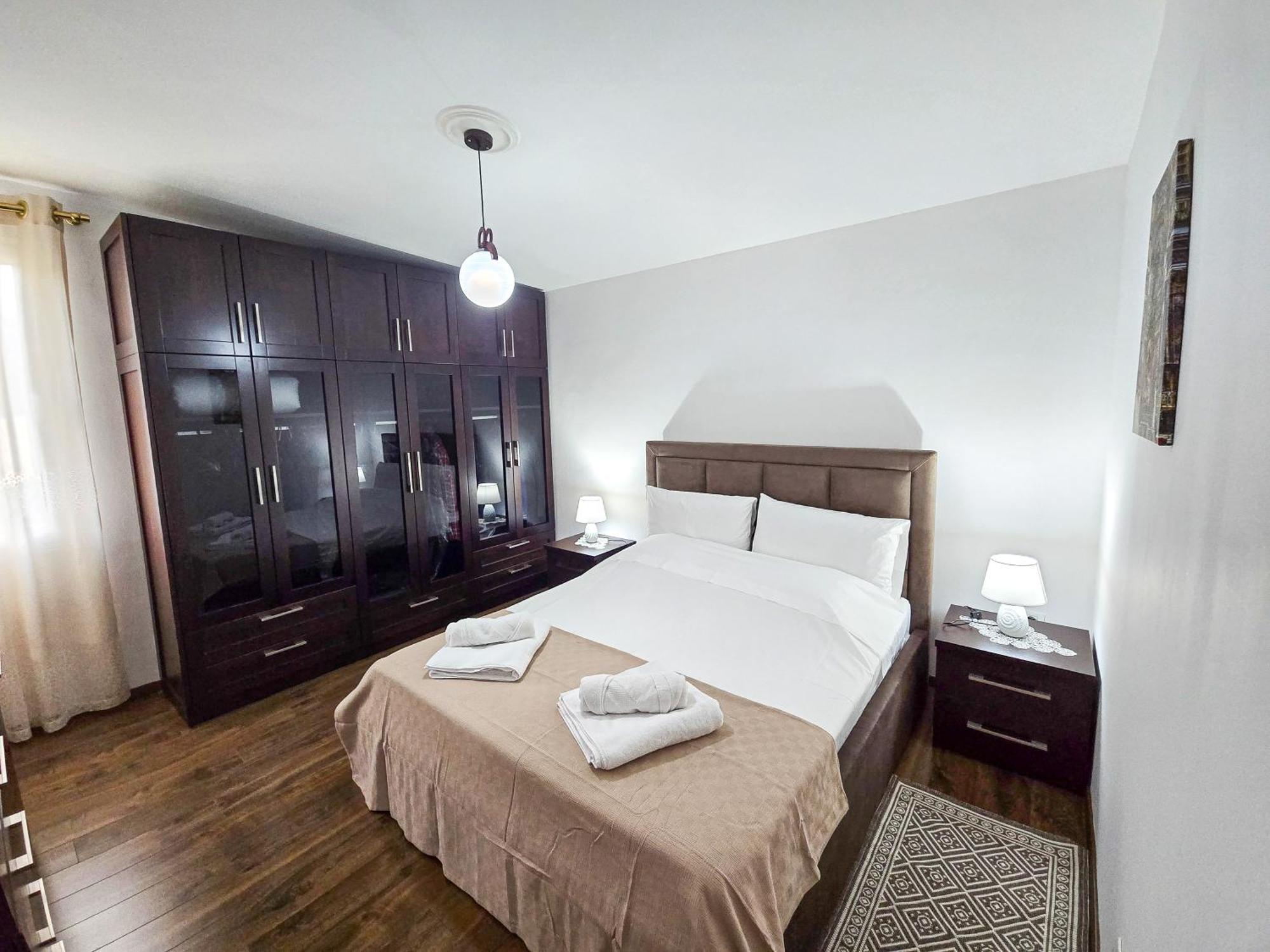 Lake Park 2Br Apartment Tiranë Ngoại thất bức ảnh