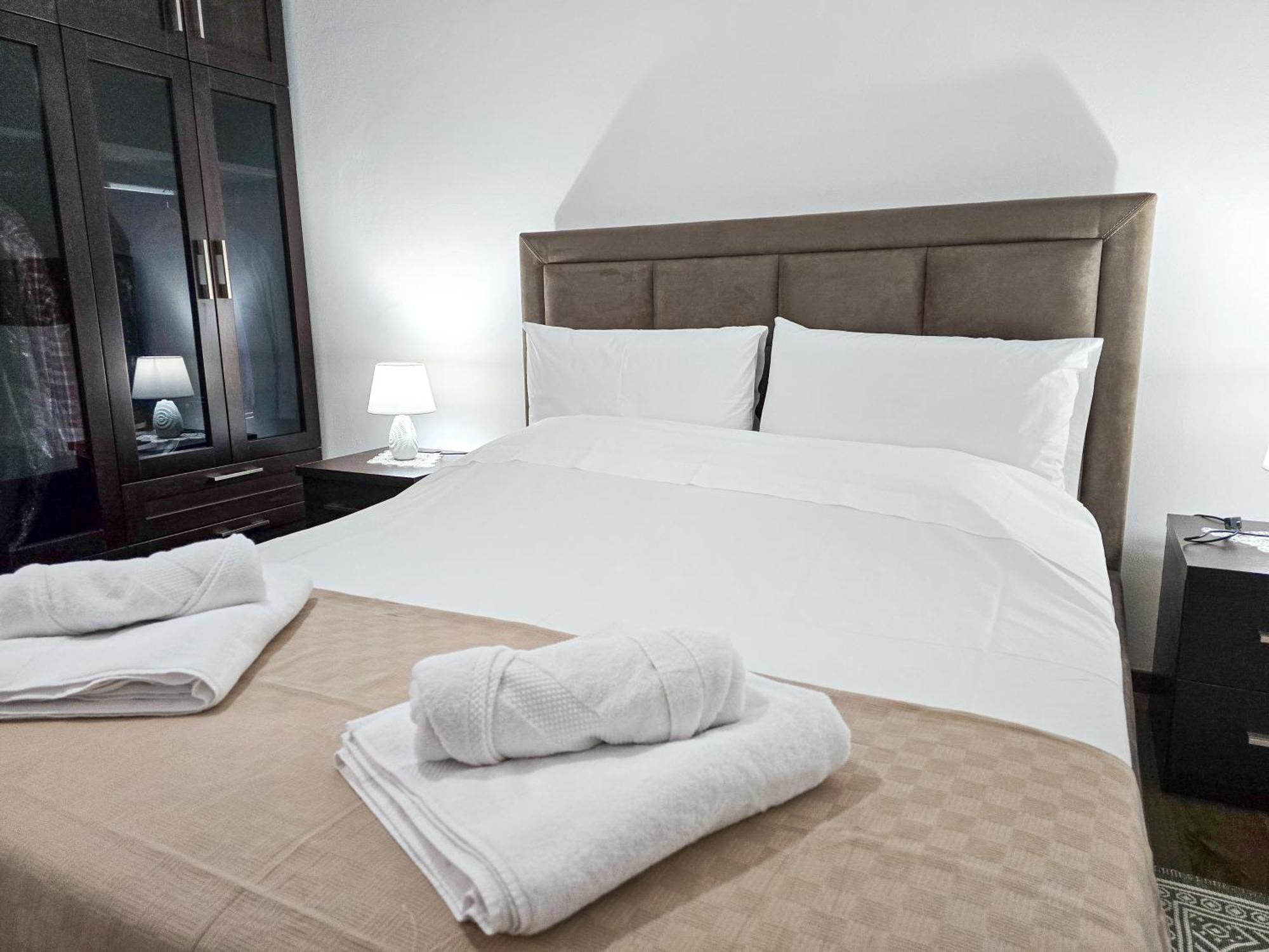 Lake Park 2Br Apartment Tiranë Ngoại thất bức ảnh