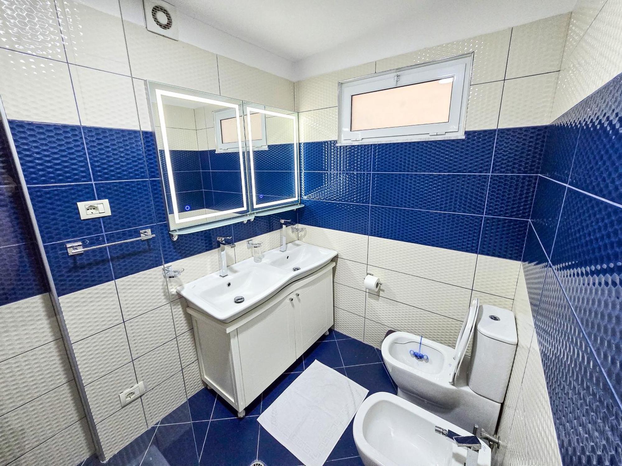 Lake Park 2Br Apartment Tiranë Ngoại thất bức ảnh