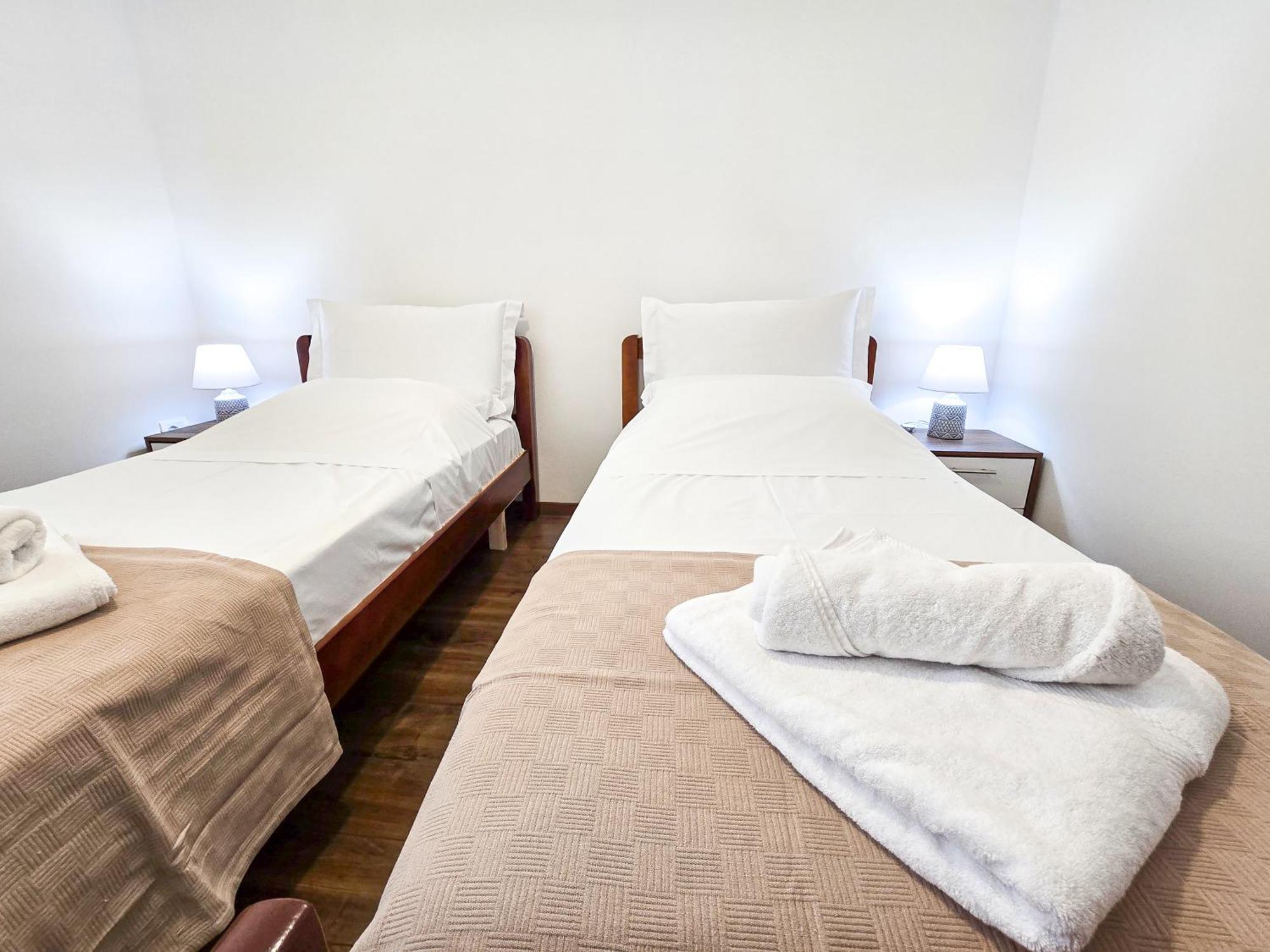 Lake Park 2Br Apartment Tiranë Ngoại thất bức ảnh