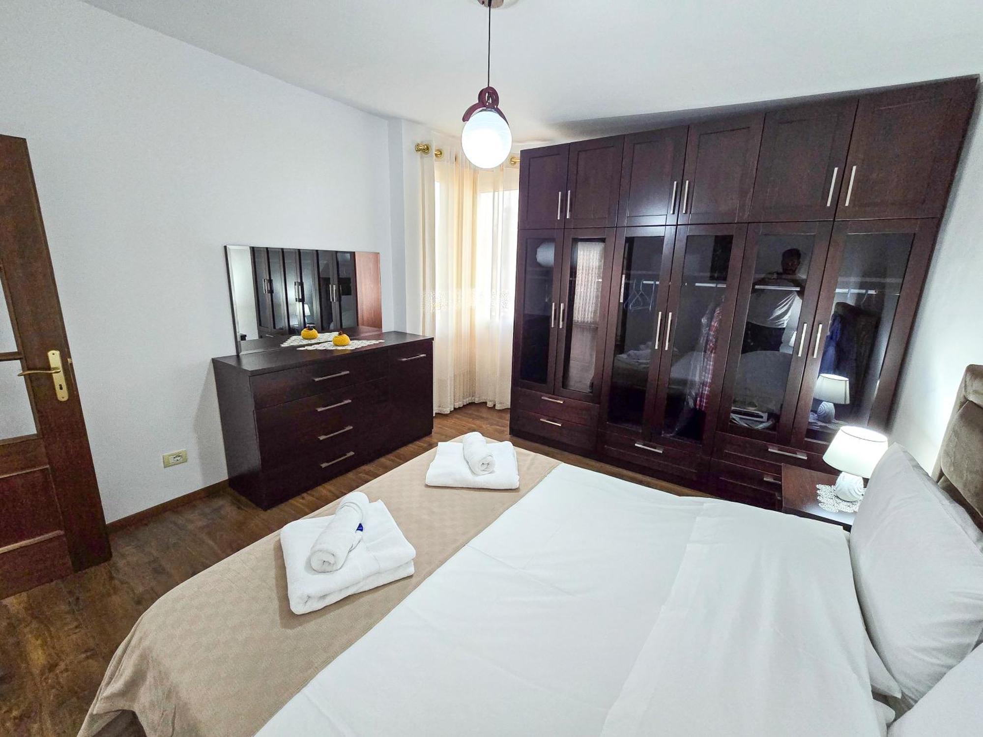 Lake Park 2Br Apartment Tiranë Ngoại thất bức ảnh